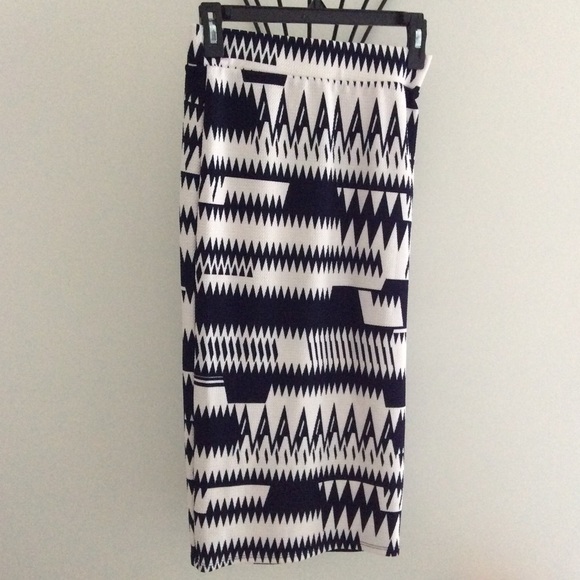 Navy Blue and White Pencil Skirt! - Picture 2 of 4